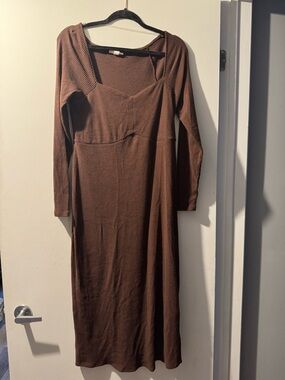Long Sleeve Ribbed Midi Dress in Brown maternity